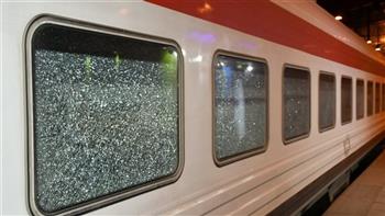 وزارة النقل تحذر من ظاهرة رشق القطارات بالحجارة