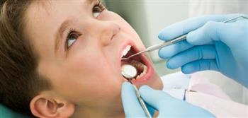 ماذا يعني ظهور أسنان خلفية للطفل؟
