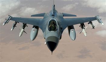 «الجارديان» تسلط الضوء على موافقة واشنطن على إمداد أوكرانيا بطائرات «F-16»