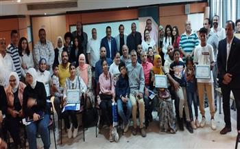 اتحاد «الناشرين المصريين» يكرم 18 طالبا من أوائل مدارس التعليم الأساسي والثانوي