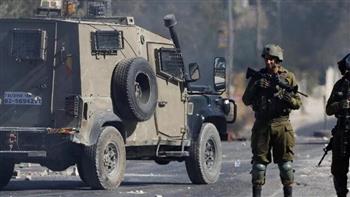الاحتلال الإسرائيلي يقتحم قرية في رام الله ويصيب طفلًا وشابًا بالرصاص