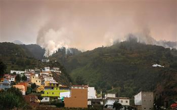إجلاء نحو 26 ألف شخص من جزيرة تينيريفي الإسبانية مع استعار حرائق الغابات