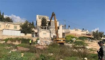 شرطة الاحتلال تهدم منزلا لعائلة فلسطينية في "اللد" بأراضي الـ48  