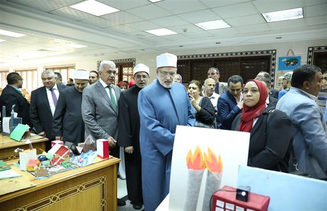 وكيل الأزهر ورئيس الجامعة وقيادات الأزهر يفتتحون معرضًا لجامعة الأزهر تحت شعار «بيئتنا حياتنا»  