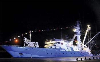 تسجيل أول سفينة عمانية فـي نشاط الصيد