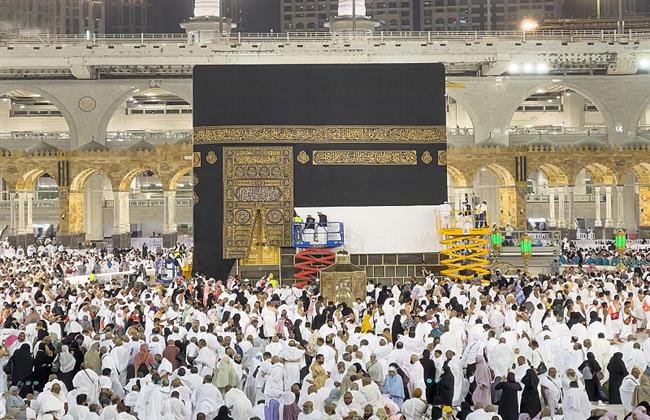 الاقتصادي بـ25 ألف جنيه.. «شركات السياحة» تكشف أسعار برامج العمرة هذا العام