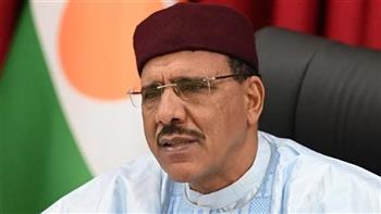 النيجر: ابنة الرئيس محمد بازوم تؤكد عزمه عدم التخلي عن منصبه