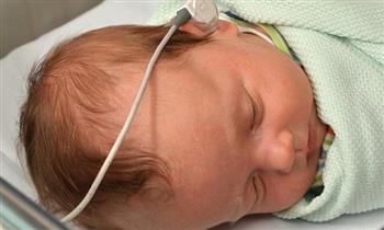 كيف يتم إجراء الفحص السمعي لحديثي الولادة ؟ الصحة تجيب