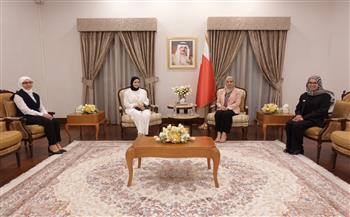 «زينل» تستقبل الطالبتين البحرينيتين الأوائل بكلية الاقتصاد المنزلي جامعة حلوان