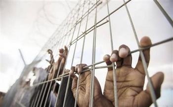 10 أسرى يواصلون إضرابهم عن الطعام بسجون الاحتلال
