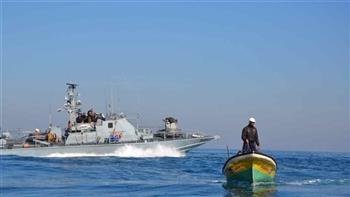 زوارق بحرية الاحتلال تستهدف الصيادين في بحر مدينة غزة