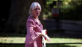 نائبة بريطانية تفتح النار على سوناك بعد تقديم استقالتها