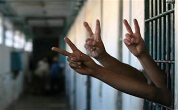 4 أسرى فلسطينيين يُعلقون إضرابهم المفتوح عن الطعام 
