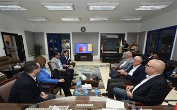وزير الإسكان يعقد اجتماعًا بمقر جهاز 15 مايو لمتابعة سير العمل بمختلف القطاعات