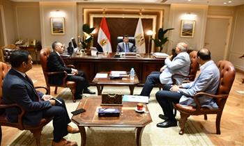 وزير الرياضة يلتقي رئيس اتحاد الرماية بمقر الوزارة  بالعاصمة الإدارية 