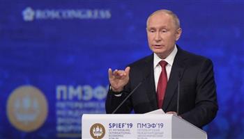 بوتين يدعو المنتجين المحليين إلى توفير الاحتياجات الأساسية لروسيا