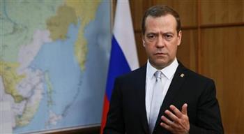 ميدفيديف: أكثر من 231 ألف شخص تعاقدوا مع وزارة الدفاع الروسية منذ بداية العام الجاري 
