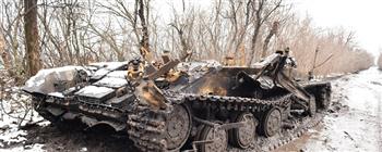 طائرات مسيرة روسية تدمر دبابة أوكرانية وشاحنة "بيك اب" مع عسكريها