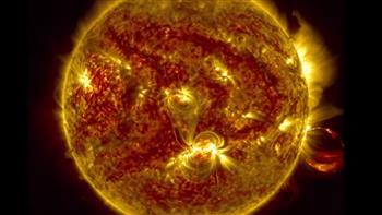 علماء يرصدون طاقة لا مثيل لها لضوء قادم من الشمس