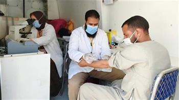الكشف على 810 مواطنين في قافلة طبية بقرية نجع السباعي ضمن مبادرة «حياة كريمة»