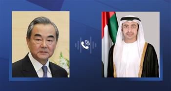 عبد الله بن زايد ووزير خارجية الصين يبحثان هاتفيا علاقات الصداقة والشراكة الاستراتيجية بين البلدين