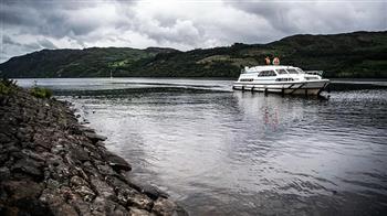 بحيرة لوخ نيس الشهيرة في اسكتلندا تعاني من أزمة المناخ