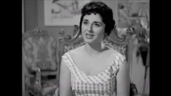 عايدة هلال.. أول نقيبة ممثلين عربية.. وبدايتها كانت مع نعيمة عاكف