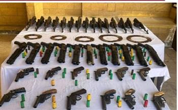 ضبط 15 بندقية آلية خلال حملة أمنية مكبرة في أسيوط