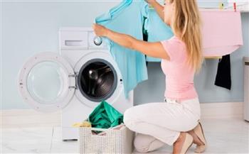 لربات البيوت.. طرق لغسل الملابس المصبوغة مع الحفاظ على ألوانها