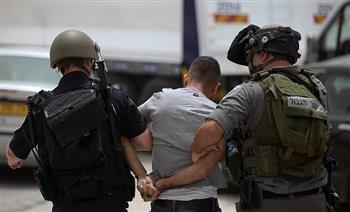 الاحتلال الإسرائيلي يعتقل 22 فلسطينيًا غالبيتهم أسرى محررون من الضفة الغربية 