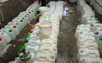 تموين مطروح: ضبط مصنع غير مرخص لإعادة تعبئة زجاجات المياه المعدنية المستعملة