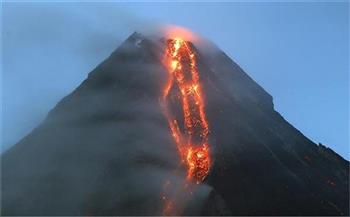 السلطات الفلبينية تحذر من تزايد نشاط بركان جبل «مايون»