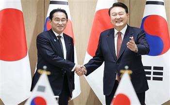 رئيس وزراء اليابان ورئيس كوريا الجنوبية يتفقان على تعزيز العلاقات الثنائية