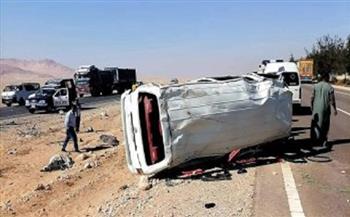 بالأسماء.. أصابة 10 أشخاص في حادث ميكروباص بالطريق الصحراوي بسوهاج