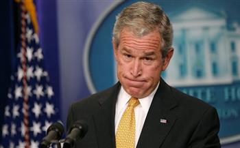 بوش الابن يعبر عن صدمته البالغة من نشر صورة له برفقة قائد فاجنر 