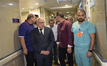 محافظ بورسعيد يتفقد مستشفى الحياة ويتابع سير وانتظام الخدمات الصحية