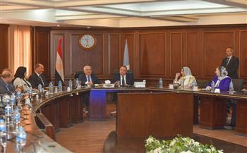وزير التعليم ومحافظ الإسكندرية يعقدان اجتماعًا مع القيادات التعليمية بالمحافظة