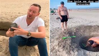 فضائيون أم نيزك.. جدل بسبب حفرة كبيرة ظهرت على شاطئ إيرلندي (فيديو)