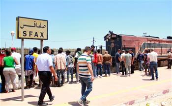 الأمن التونسي يخلي ساحة من مئات المهاجرين في صفاقس