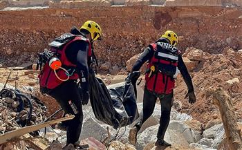 فرق الإنقاذ الروسية تواصل البحث عن ناجين بالمناطق المنكوبة في ليبيا 