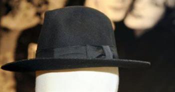 بسعر يصل لـ100 ألف دولار.. طرح قبعة لمايكل جاكسون للبيع في مزاد