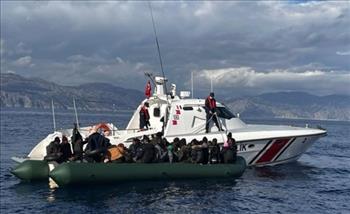 إنقاذ 150 مهاجرا من قوارب صغيرة قبالة جزر بحر إيجه اليونانية