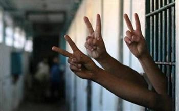 أربعة أسرى فلسطينيين يواصلون إضرابهم عن الطعام رفضًا لجرائم الاحتلال  