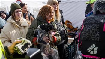 بولندا تغلق مركزا كبيرا لإيواء اللاجئين الأوكرانيين بالقرب من العاصمة وارسو