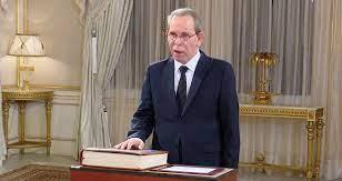 رئيس الحكومة التونسية يبحث مع محافظ البنك المركزي الوضع المالي للدولة