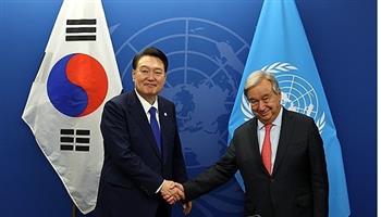 رئيس كوريا الجنوبية والأمين العام للأمم المتحدة يبحثان قضية كوريا الشمالية وأزمة أوكرانيا 