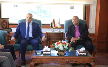 محافظ سوهاج يلتقي رئيس الطائفة الإنجيلية بمصر