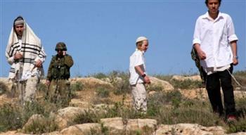 مُستوطنون إسرائيليون يُهاجمون وفدًا دبلوماسيًا أوروبيًا شرق رام الله