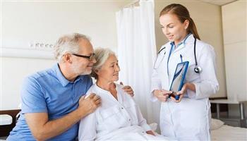تعرف على دور أطباء المسنين في حياة المريض