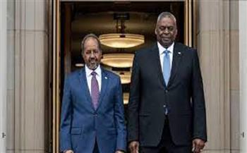 الرئيس الصومالي ووزير الدفاع الأمريكي يبحثان قضايا مكافحة الإرهاب